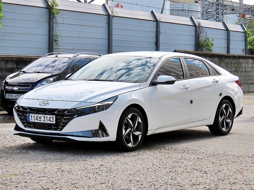 Hyundai Avante — фото 2