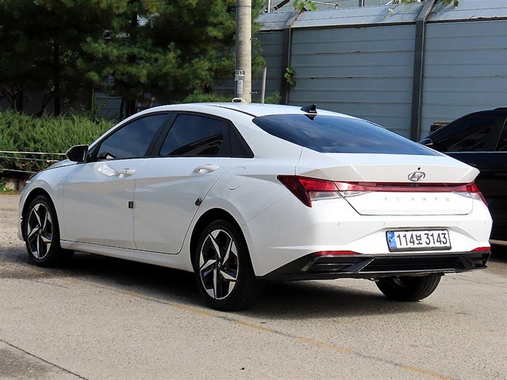 Hyundai Avante — фото 3