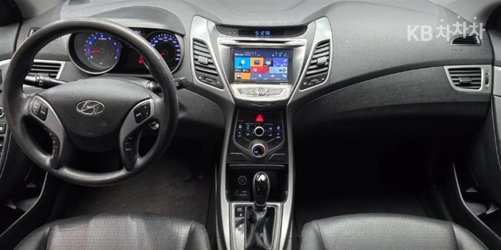 Hyundai Elantra — miniaturë 8
