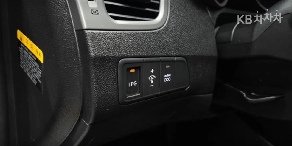 Hyundai Elantra — miniaturë 16