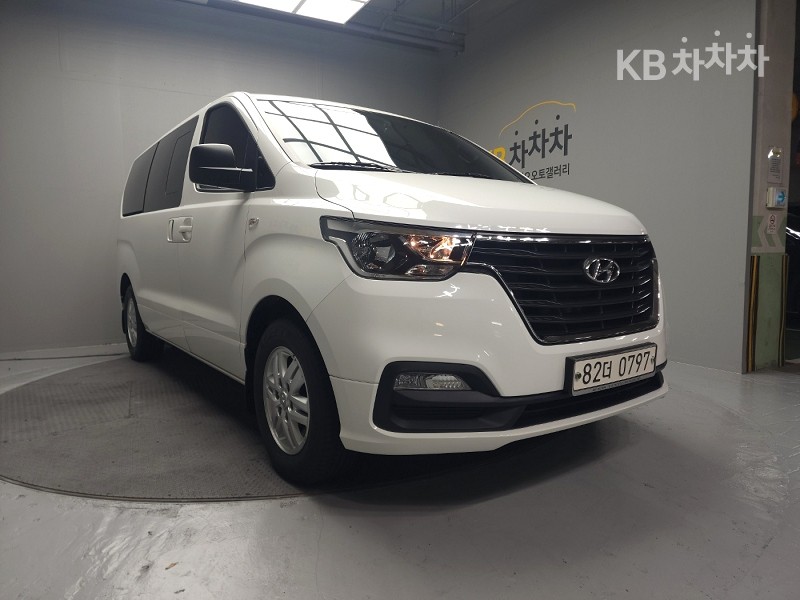 Hyundai Starex — фото 2