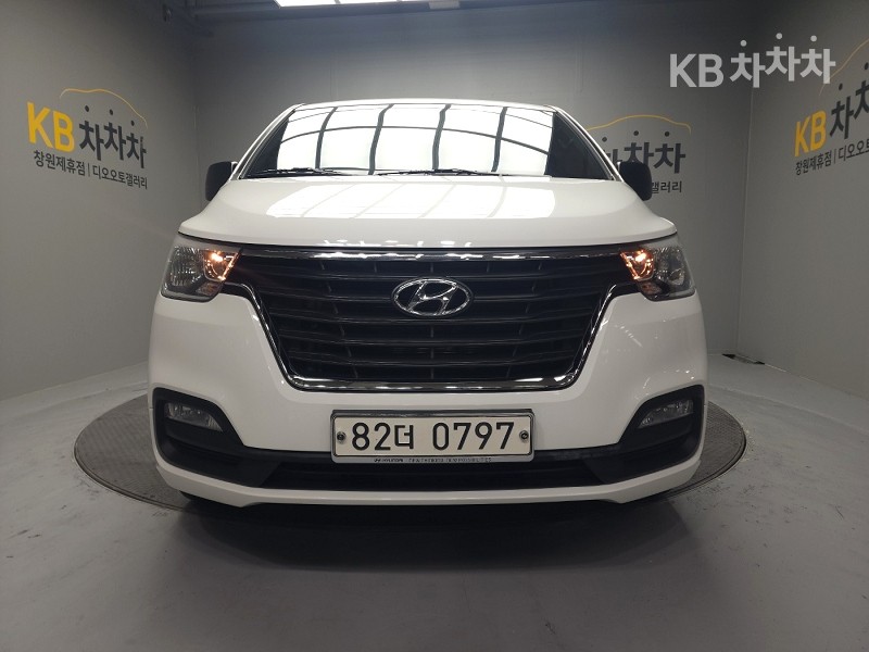 Hyundai Starex — фото 3