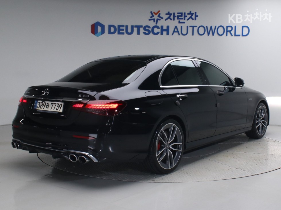 Mercedes-Benz E-Class BASE MODEL — фото 2