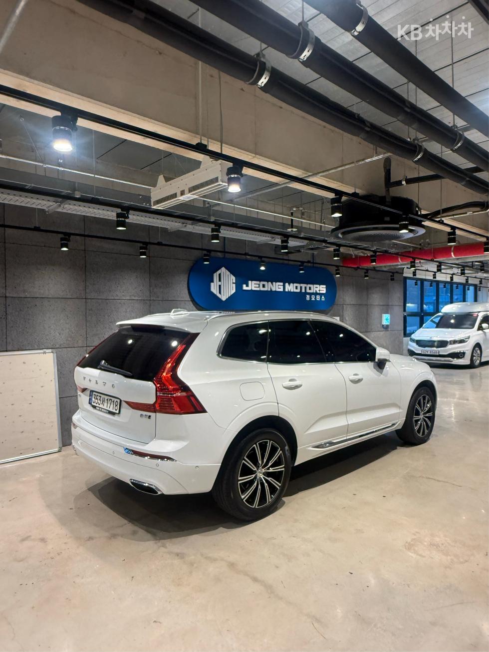 Volvo XC60 Inscription — фото 3