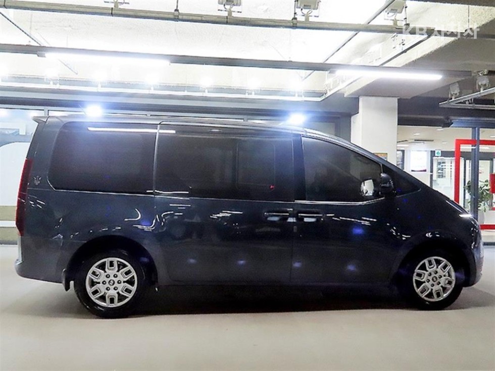 Hyundai Staria — фото 3