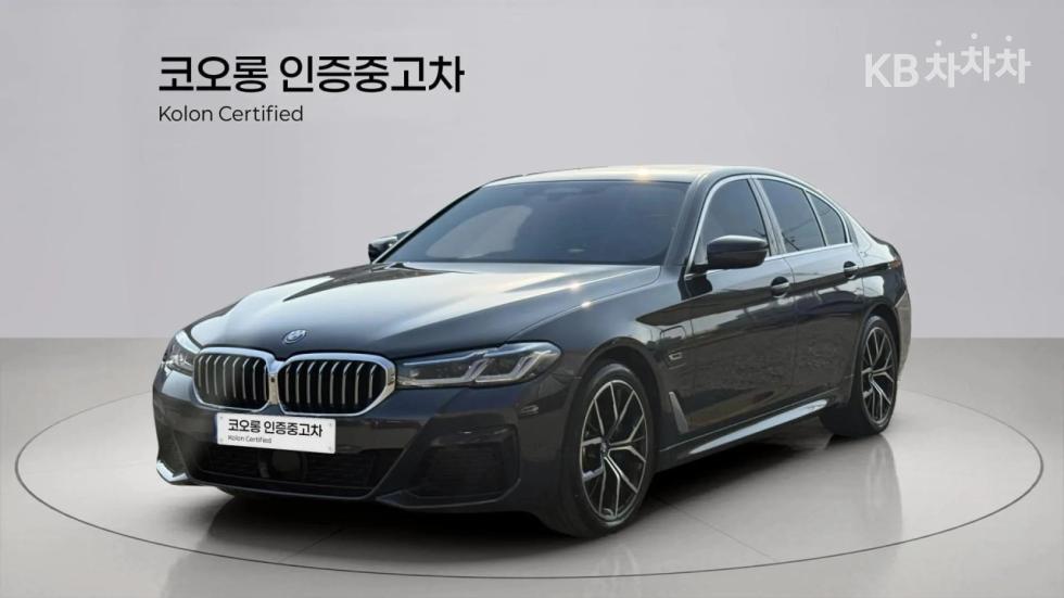 BMW 5 Series M Sport — фото 1