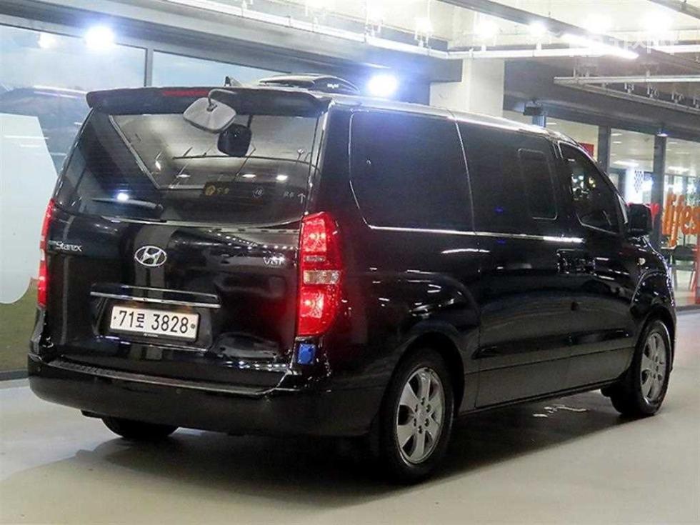 Hyundai Starex — фото 4
