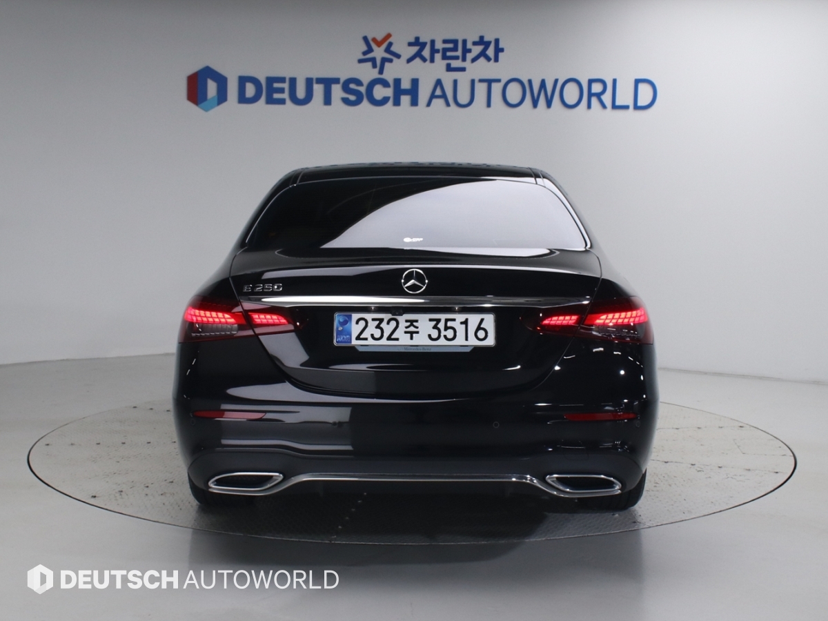 Mercedes-Benz E-Class AMG Line — фото 4