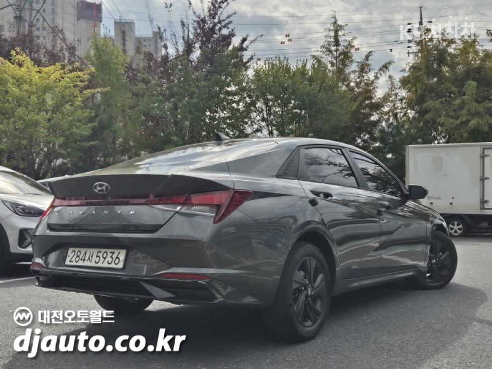 Hyundai Avante — фото 4