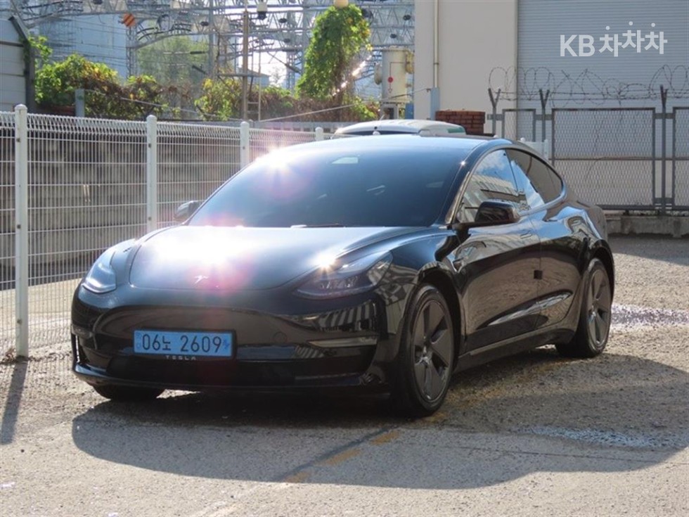 Tesla Model 3 — фото 2