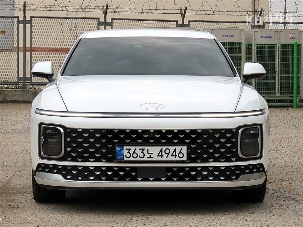 Hyundai Grandeur EXCLUSIVE — фото 1