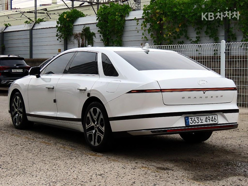 Hyundai Grandeur EXCLUSIVE — фото 3