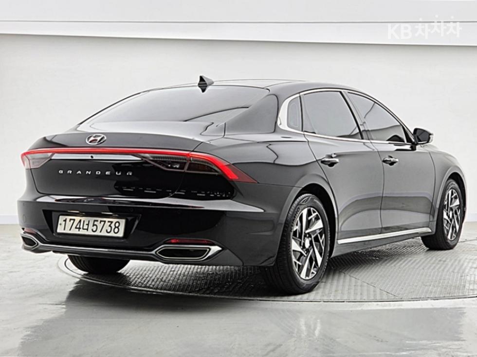 Hyundai Grandeur Premium — фото 2