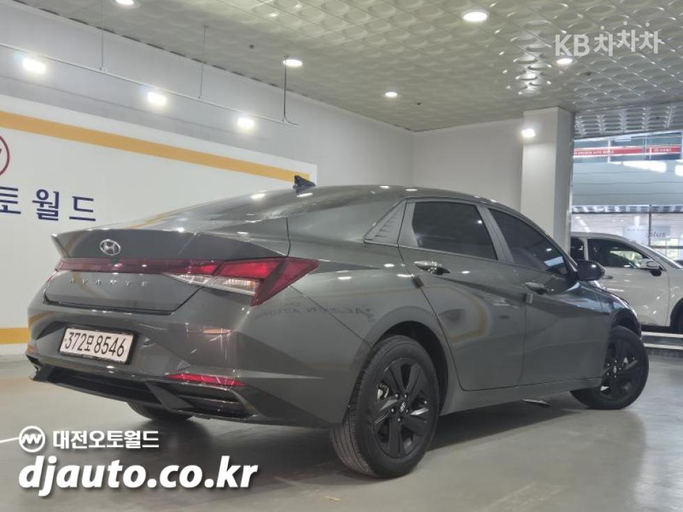 Hyundai Avante — фото 4