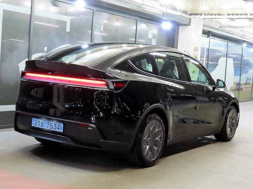 Tesla Model Y AWD L — фото 4