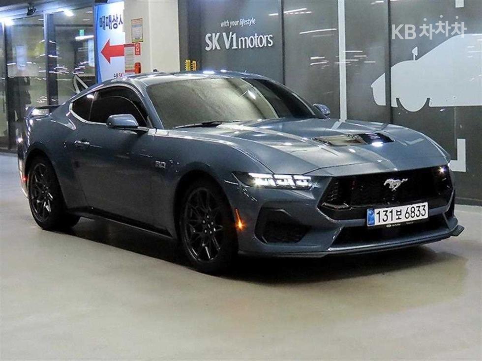 Ford Mustang Premium — фото 1