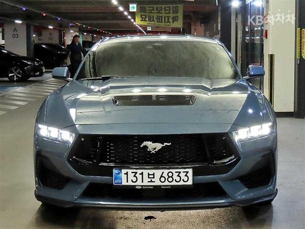 Ford Mustang Premium — фото 2