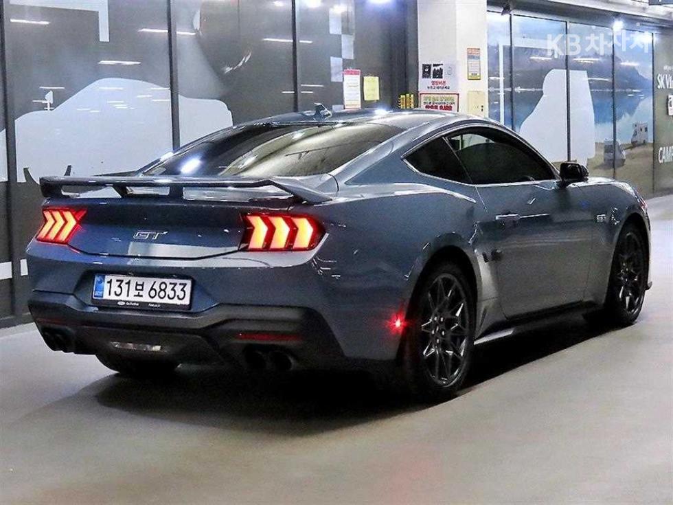 Ford Mustang Premium — фото 4