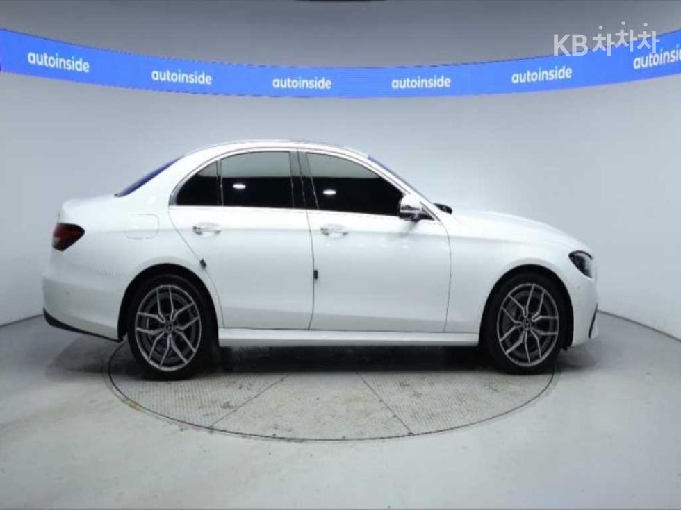 Mercedes-Benz E-Class AMG Line — фото 3