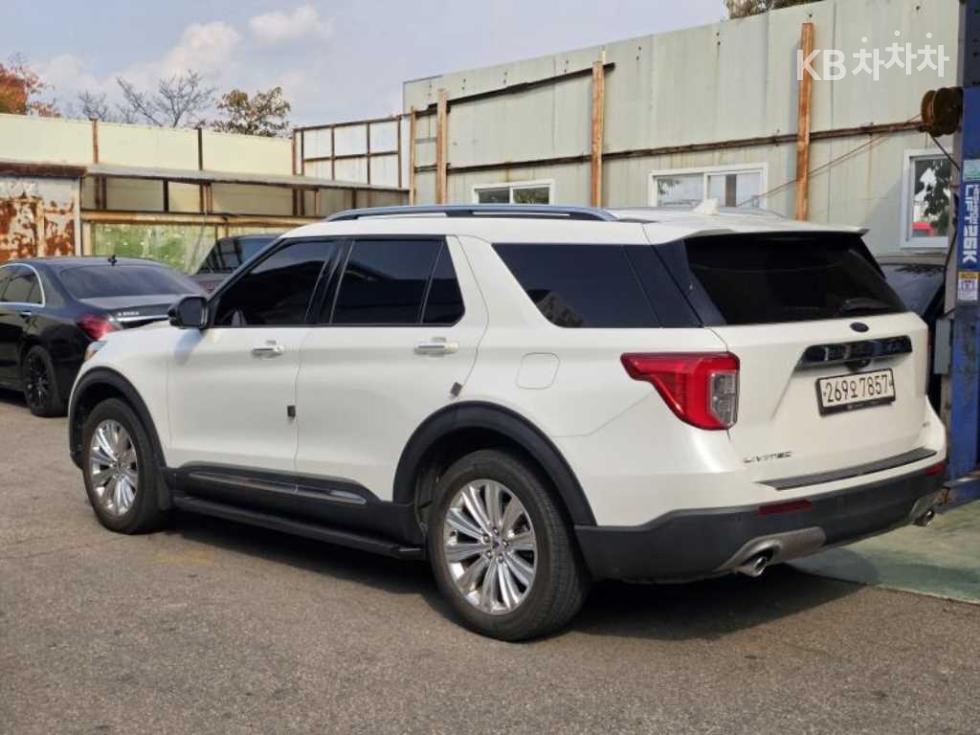 Ford Explorer Limited — фото 3