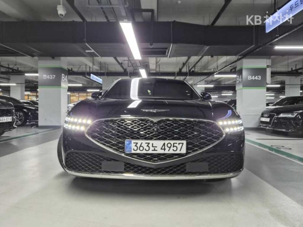 Genesis G90 BASE MODEL — фото 1