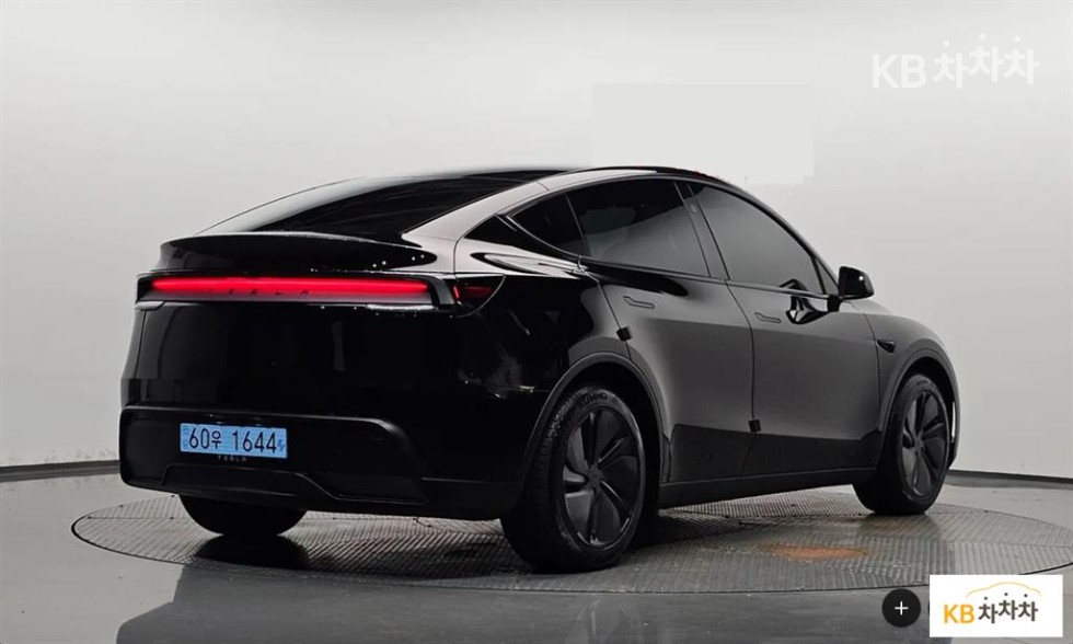 Tesla Model Y Premium — фото 2