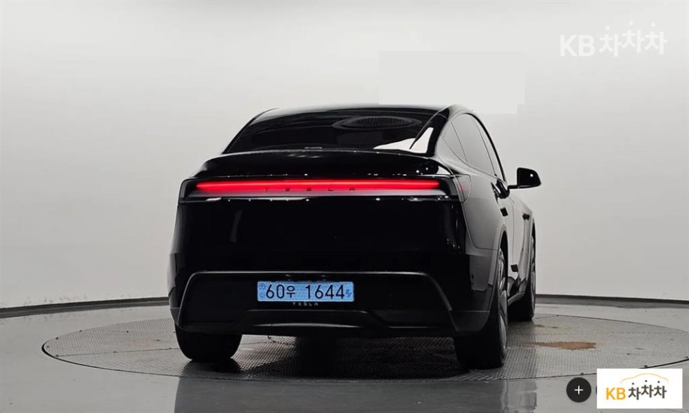 Tesla Model Y Premium — фото 4