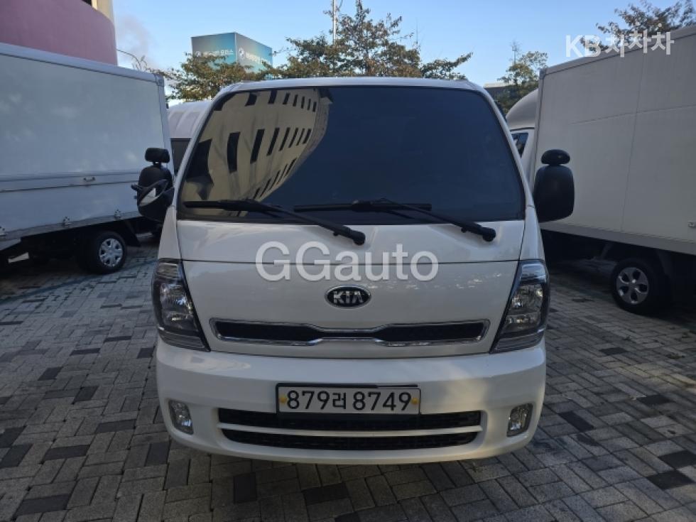 Kia Low Floor King Cab Deluxe — фото 1