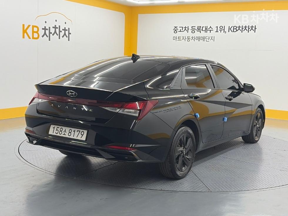 Hyundai Avante — фото 4