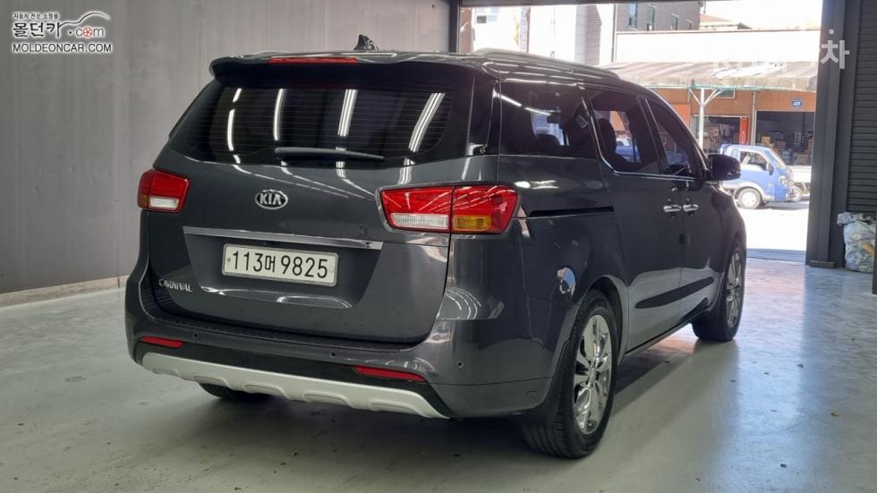 Kia Carnival — miniaturë 2