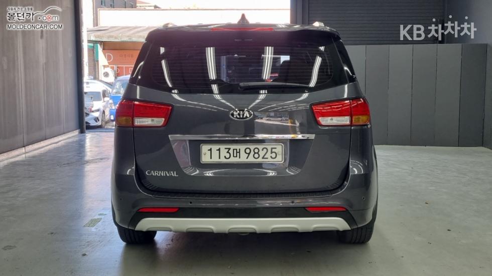 Kia Carnival — miniaturë 4