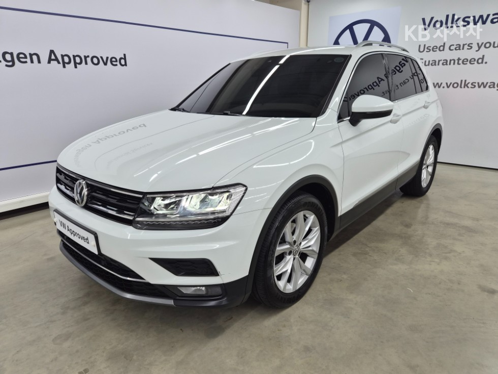 Volkswagen Tiguan Premium — фото 2