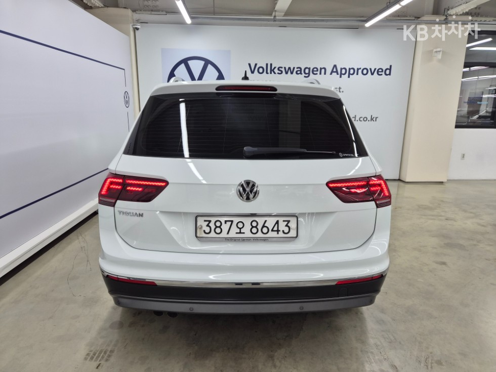 Volkswagen Tiguan Premium — фото 3