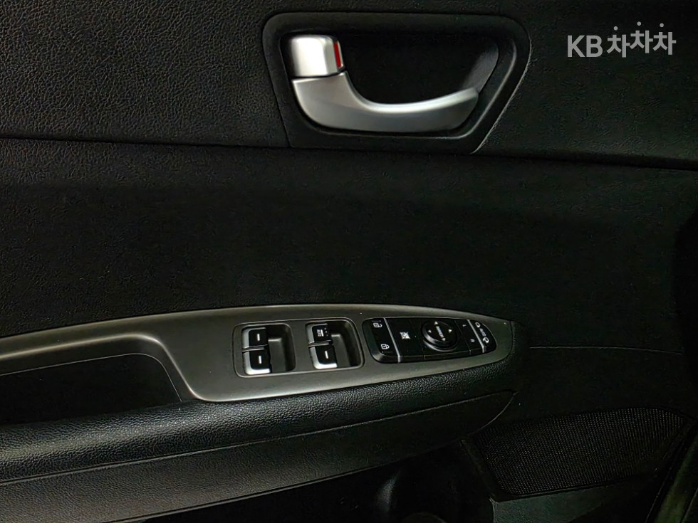 Kia K5 — miniaturë 9