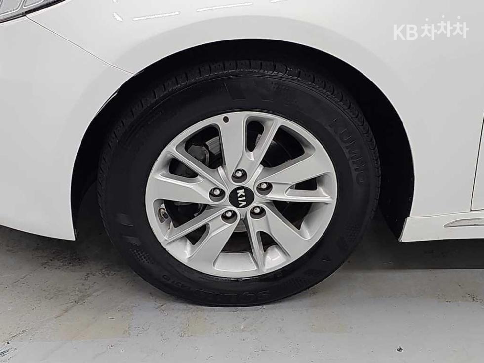 Kia K5 — miniaturë 19
