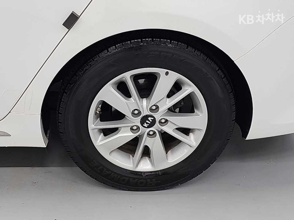 Kia K5 — miniaturë 20