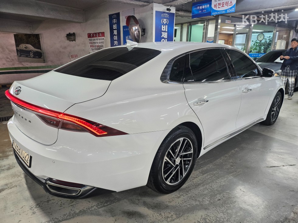 Hyundai Grandeur Premium — фото 4