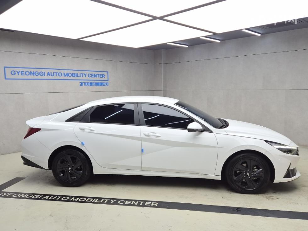 Hyundai Avante — фото 2