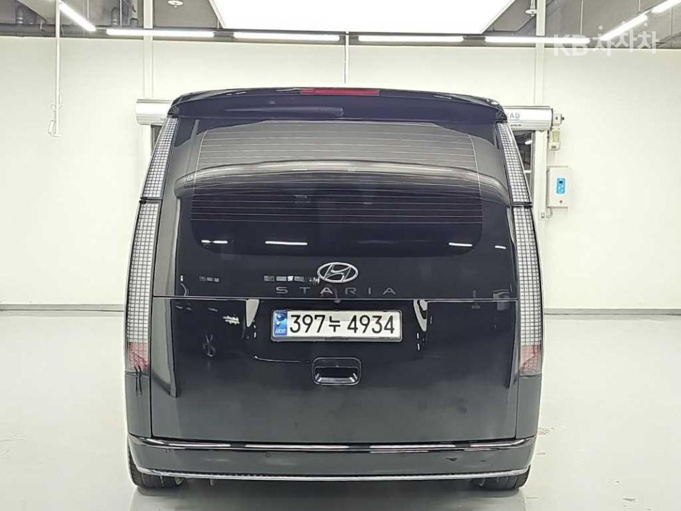 Hyundai Staria PRESTIGE — фото 3