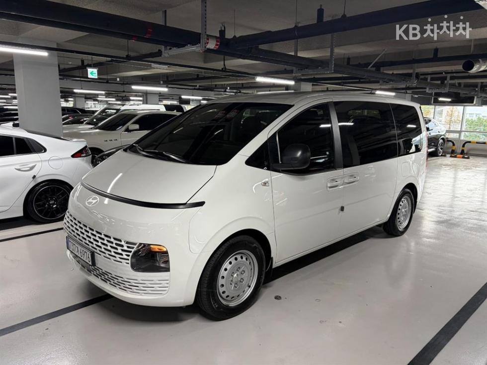 Hyundai Staria Smart — фото 2