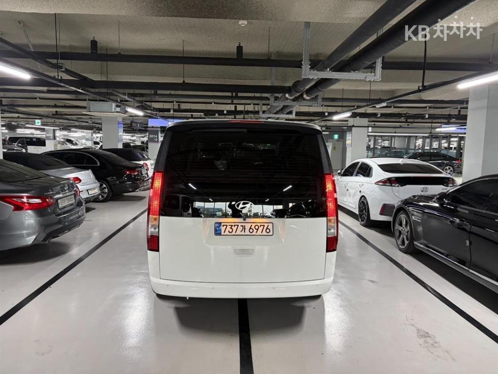 Hyundai Staria Smart — фото 3