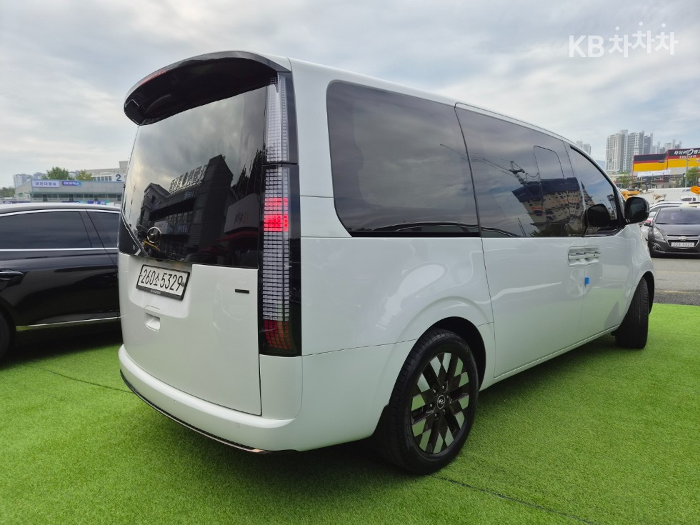 Hyundai Staria PRESTIGE — фото 4
