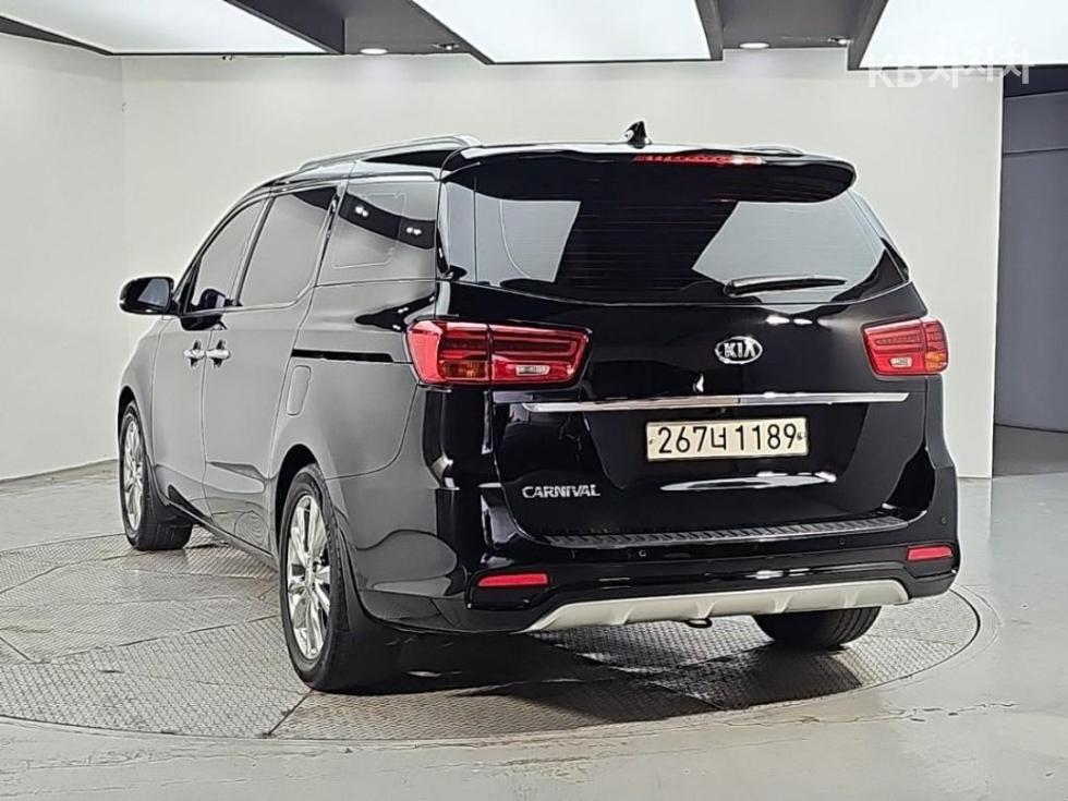 Kia Carnival PRESTIGE — фото 3