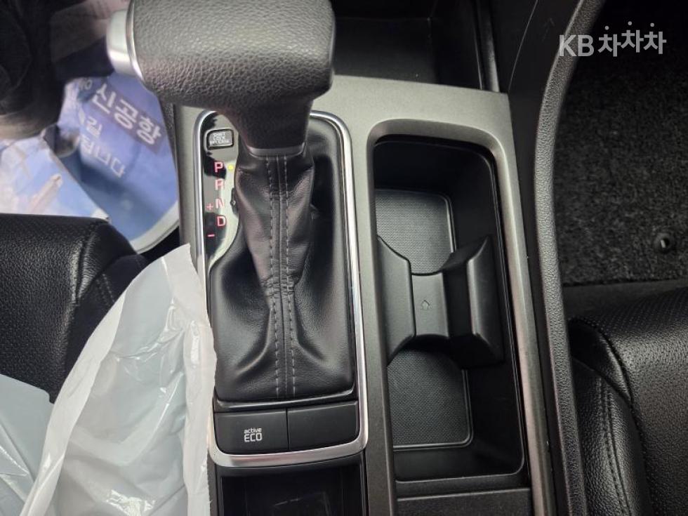 Kia K5 — miniaturë 17