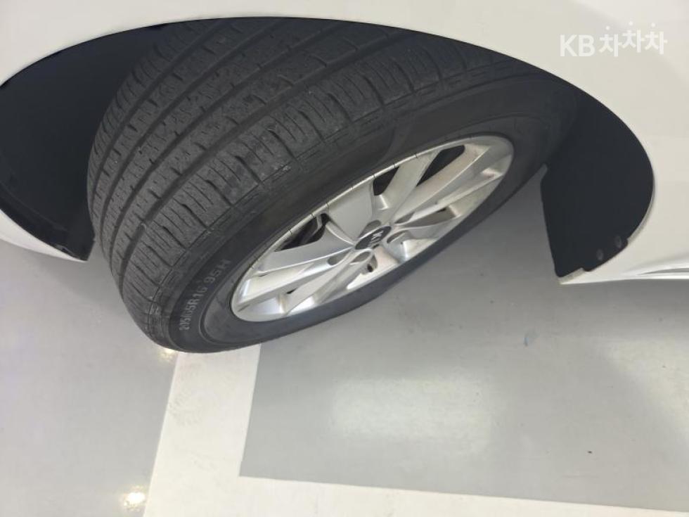 Kia K5 — miniaturë 20