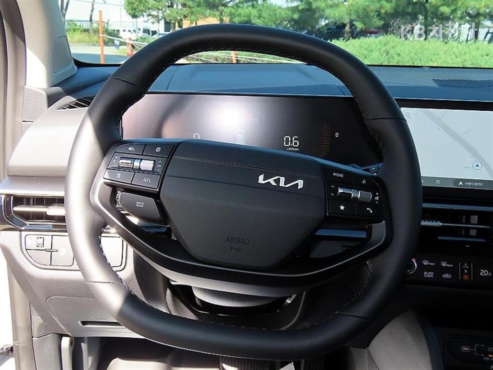 Kia Sportage — miniaturë 8