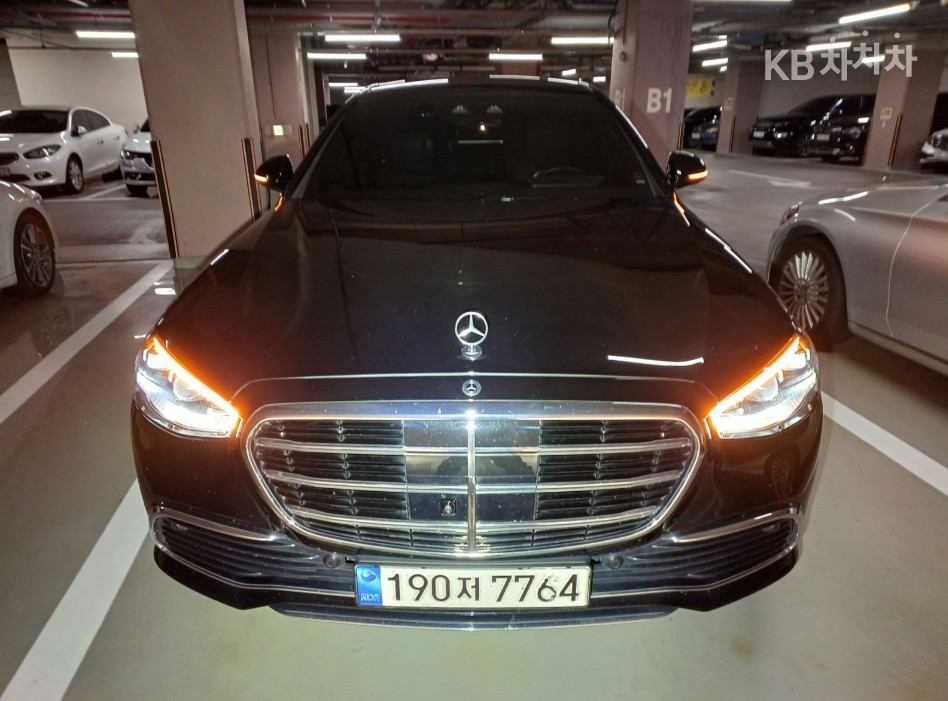 Mercedes-Benz S-Class BASE MODEL — фото 1