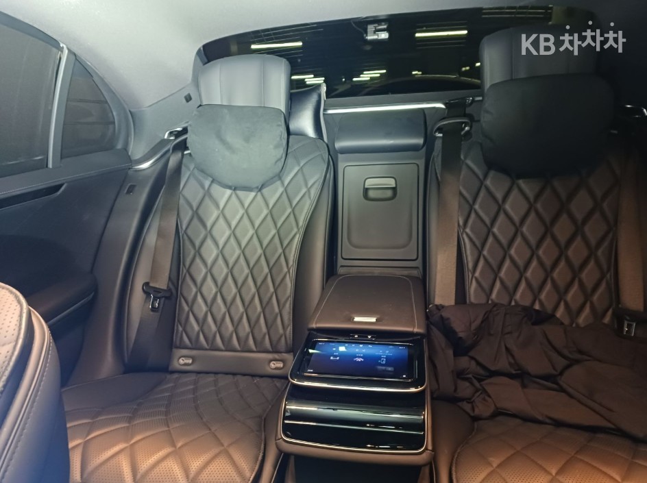 Mercedes-Benz S-Class BASE MODEL — фото 4