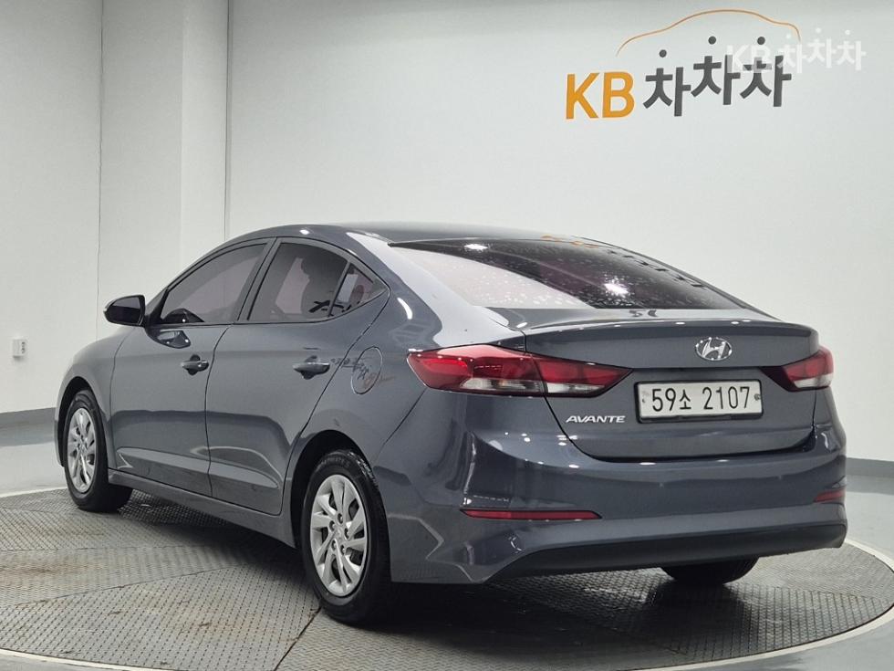 Hyundai Elantra — miniaturë 2