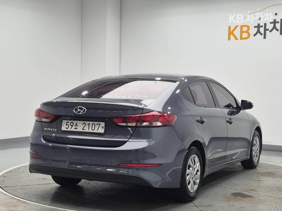 Hyundai Elantra — miniaturë 3